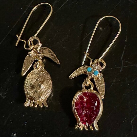 Cutest Goldtone Pomegranate Earrings - Picture 3 of 4